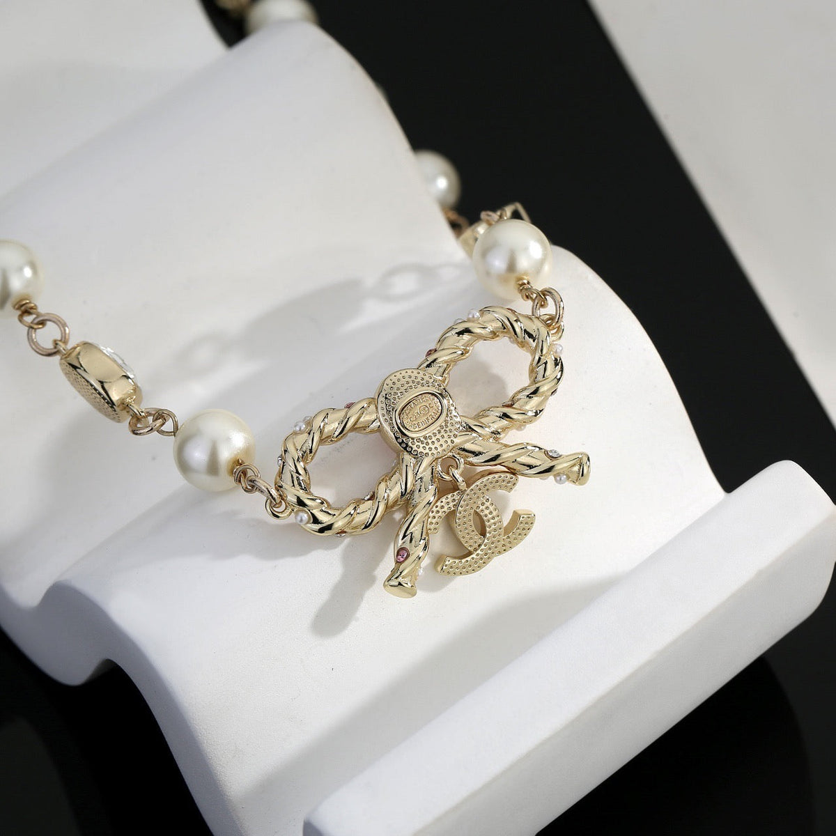 CHANEL Pearl Bow Long Necklace