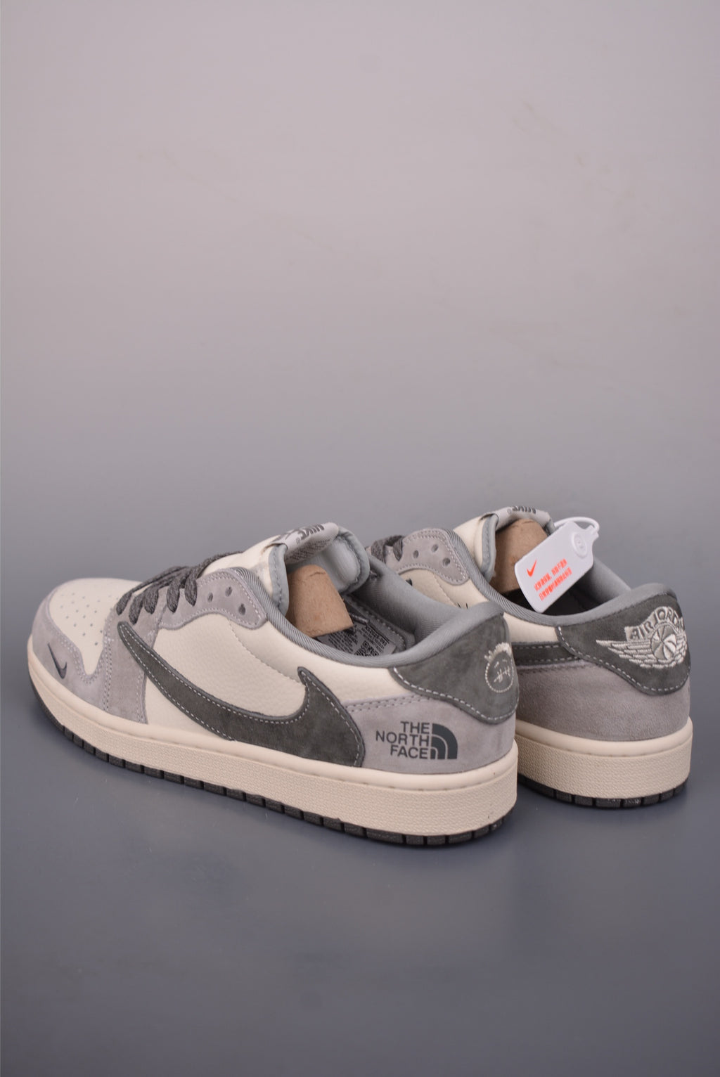 Fragment x Travis Scott x Nike Air Jordan 1 Low - Image 2