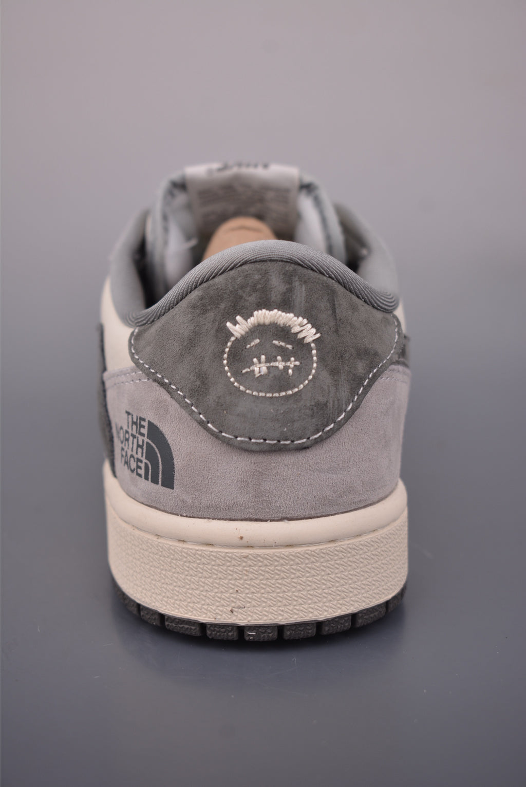 Fragment x Travis Scott x Nike Air Jordan 1 Low - Image 4
