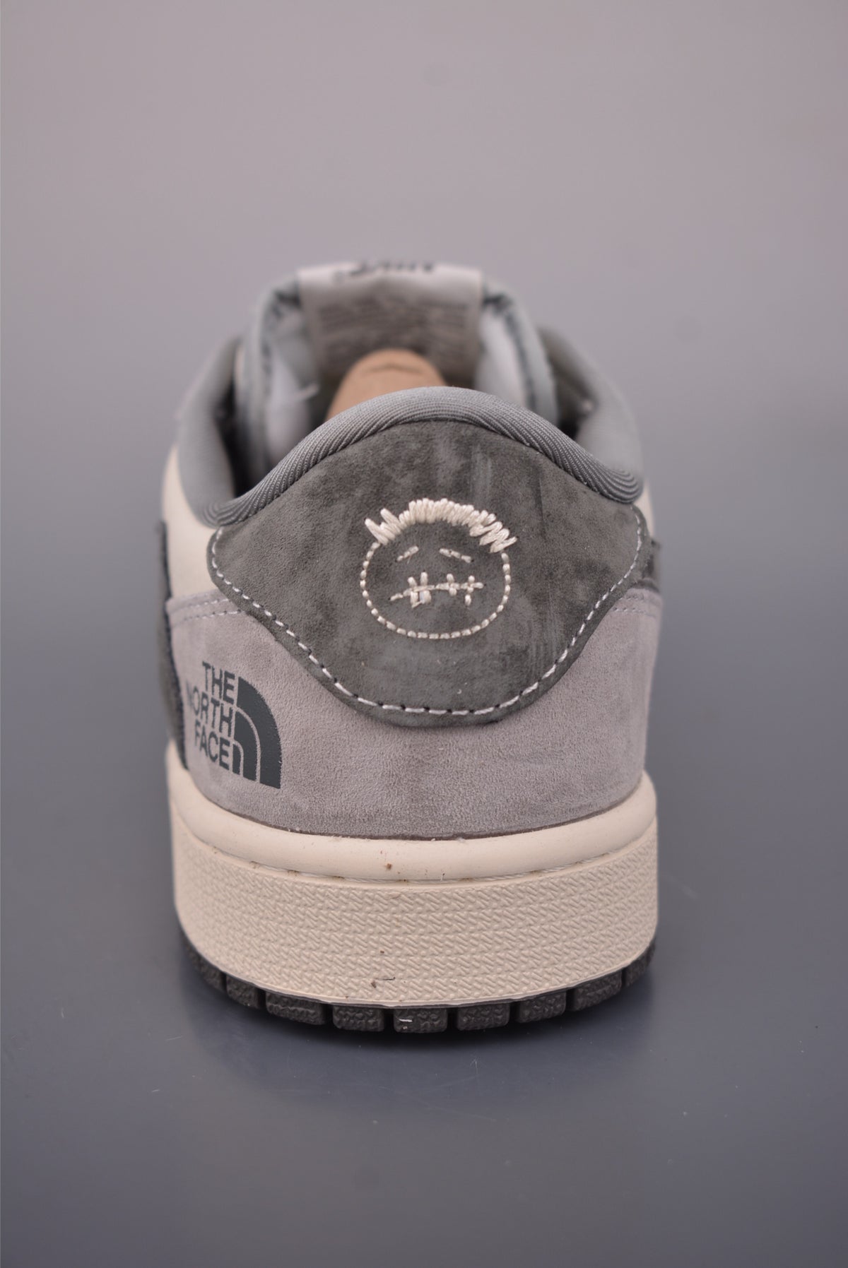 Fragment x Travis Scott x Nike Air Jordan 1 Low - Image 4