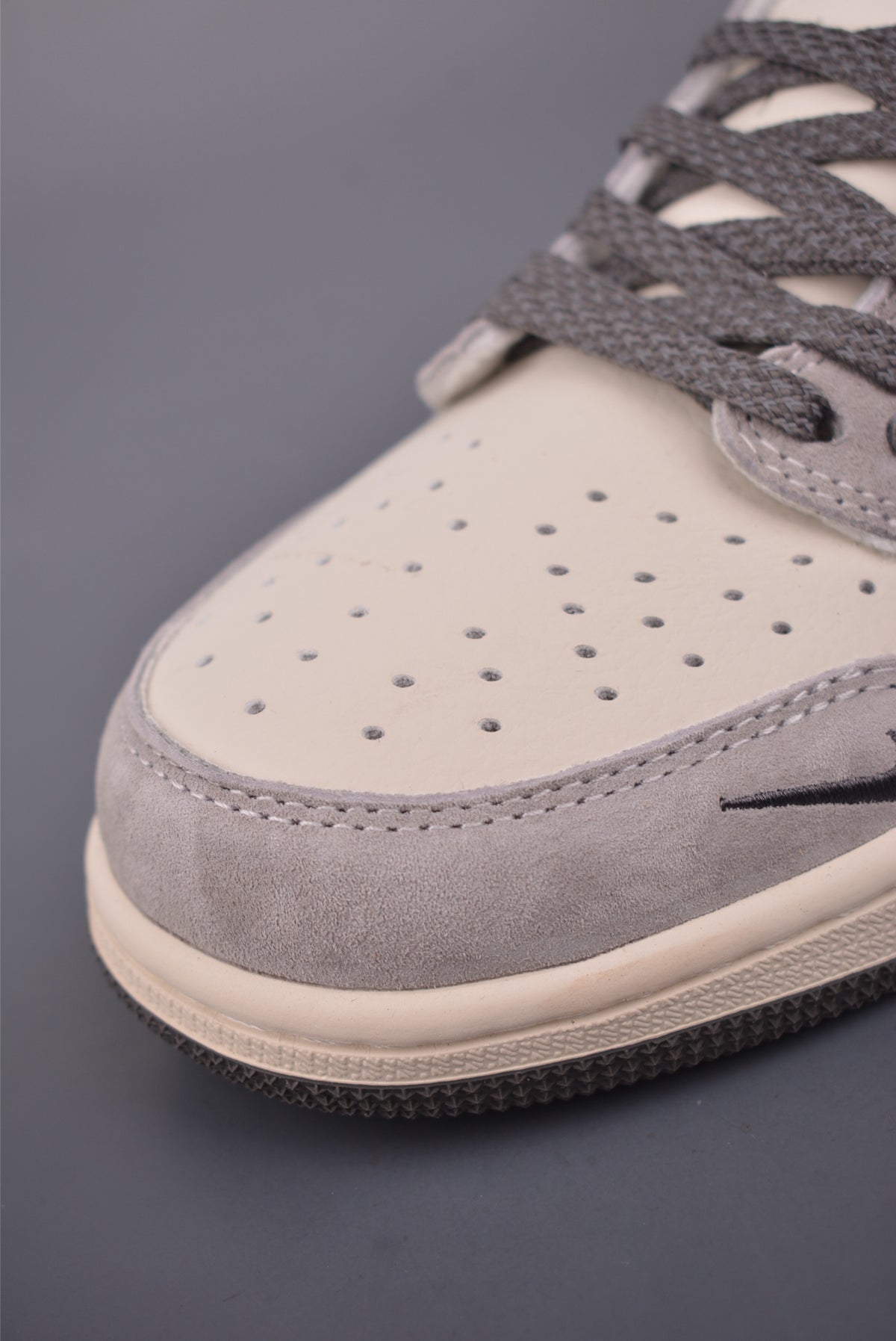 Fragment x Travis Scott x Nike Air Jordan 1 Low - Image 6