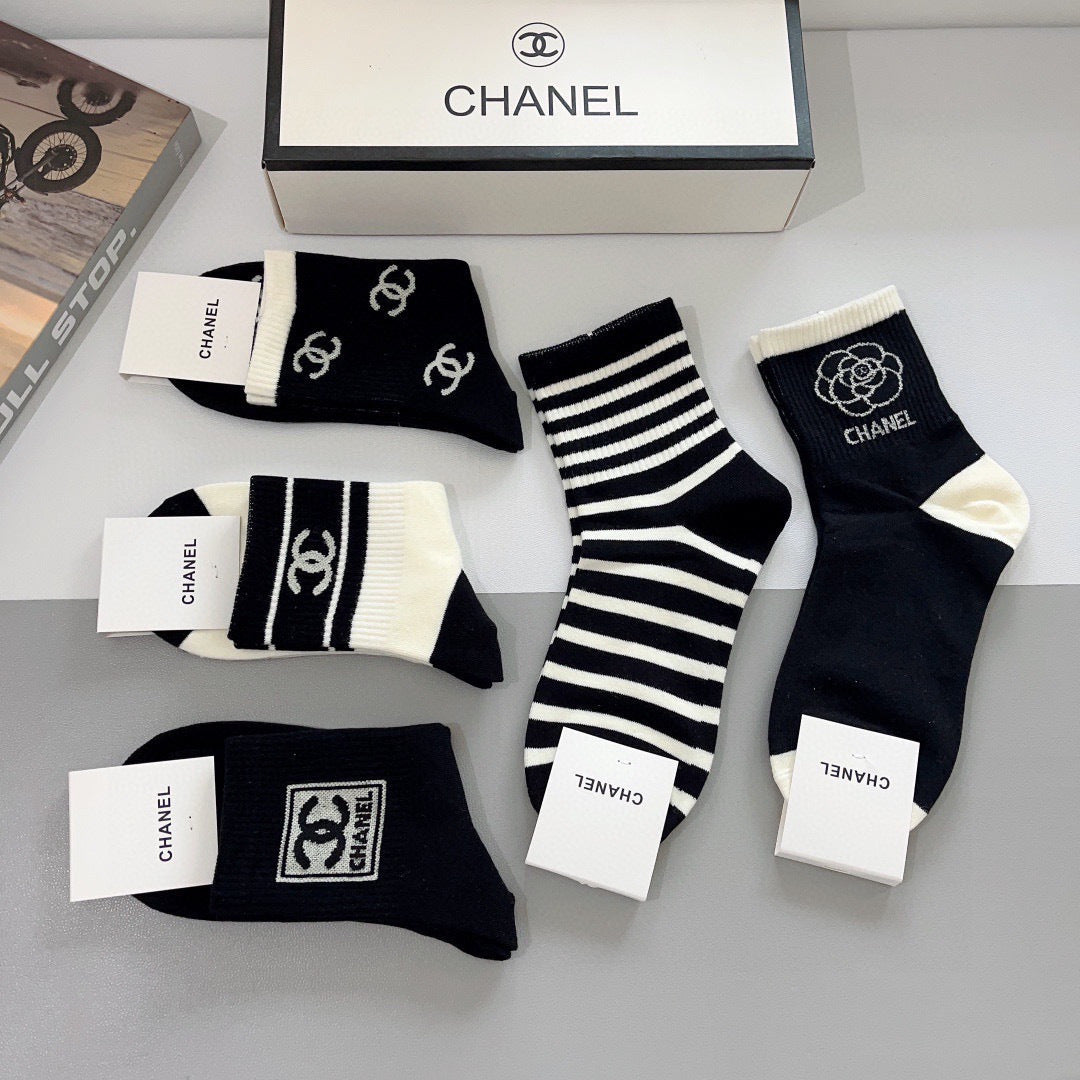 Chanel Cotton Crew Socks – 5-Pair Set #007