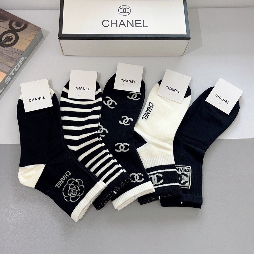 Chanel Cotton Crew Socks – 5-Pair Set #007