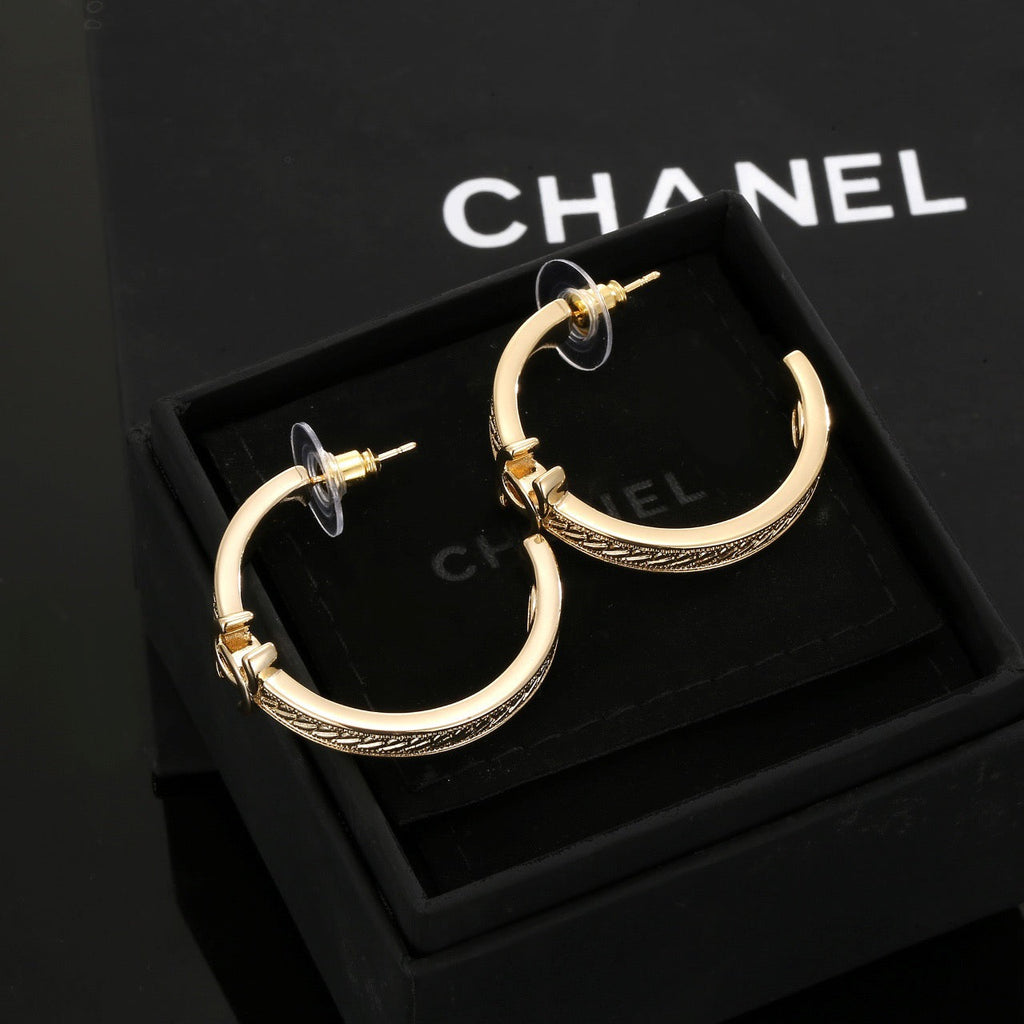 CHANEL Earrings