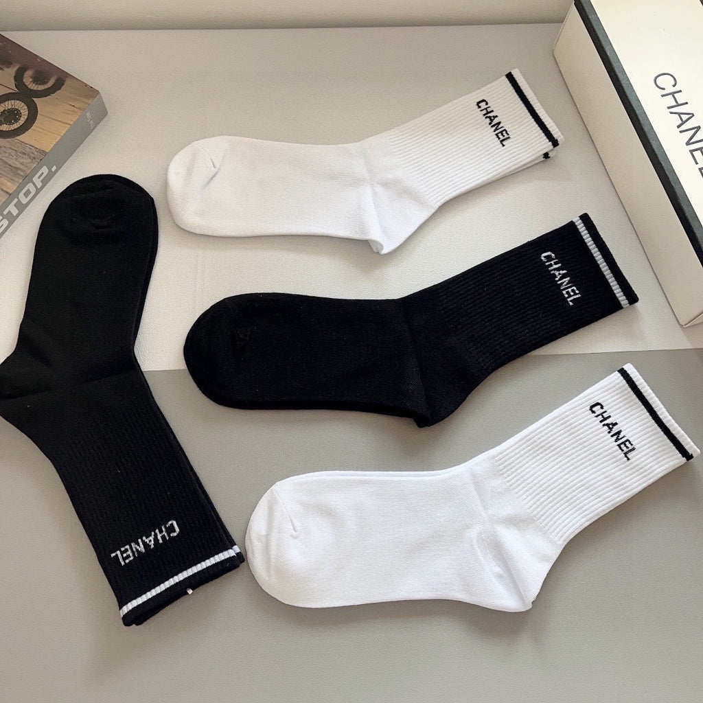 Chanel Cotton Crew Socks – 4-Pair Set #004