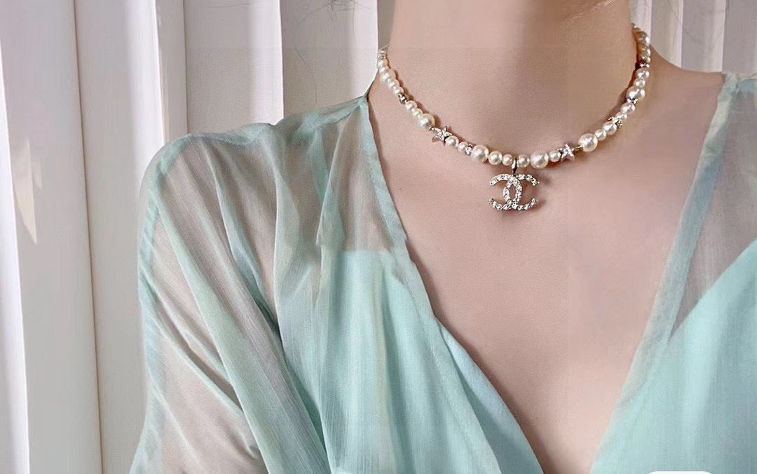 CHANEL Pearl Choker Necklace