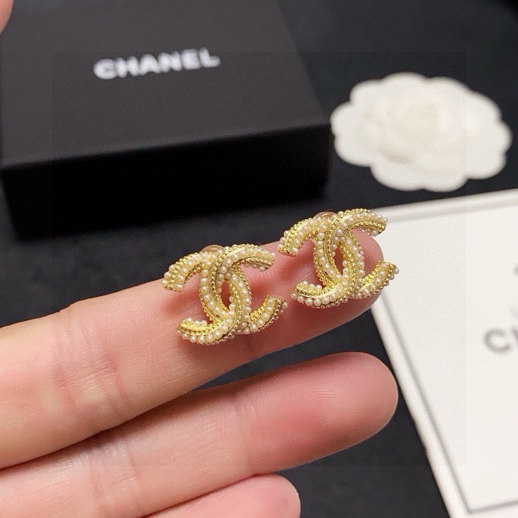 CHANEL Pearl Earrings
