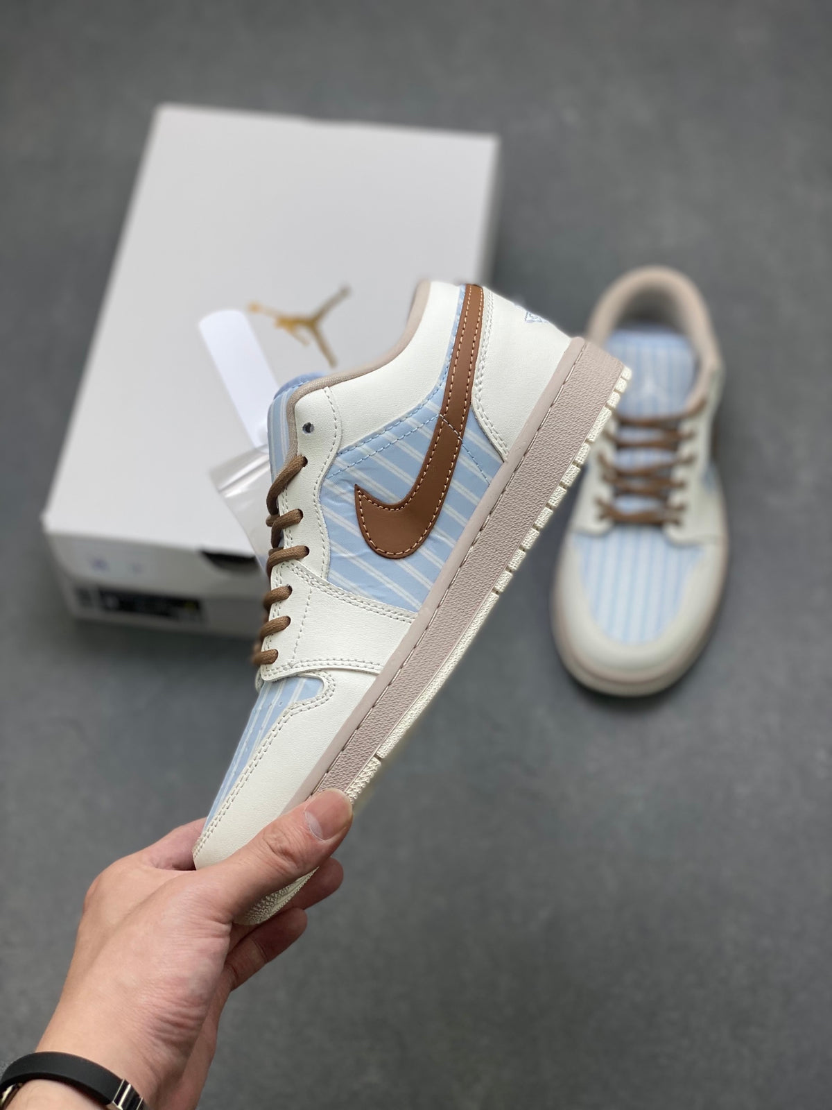 Fragment x Travis Scott x Dior x Nike Air Jordan 1 Low - Image 3