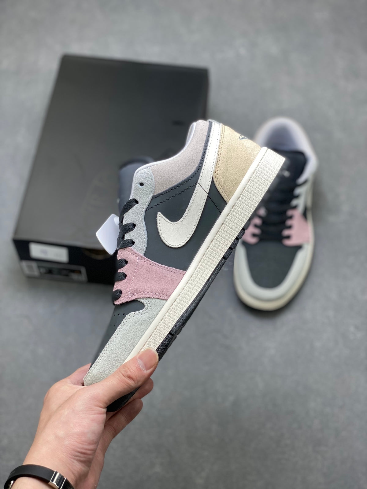 Fragment x Travis Scott x Dior x Nike Air Jordan 1 Low - Image 3