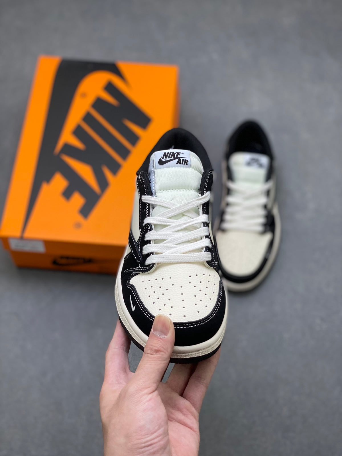 Fragment x Travis Scott x Dior x Nike Air Jordan 1 Low - Image 2