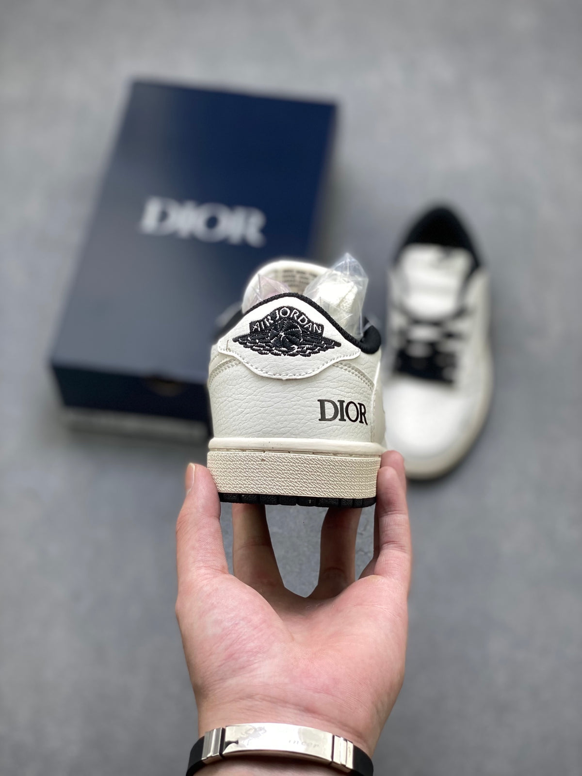 Fragment x Travis Scott x Dior x Nike Air Jordan 1 Low - Image 4