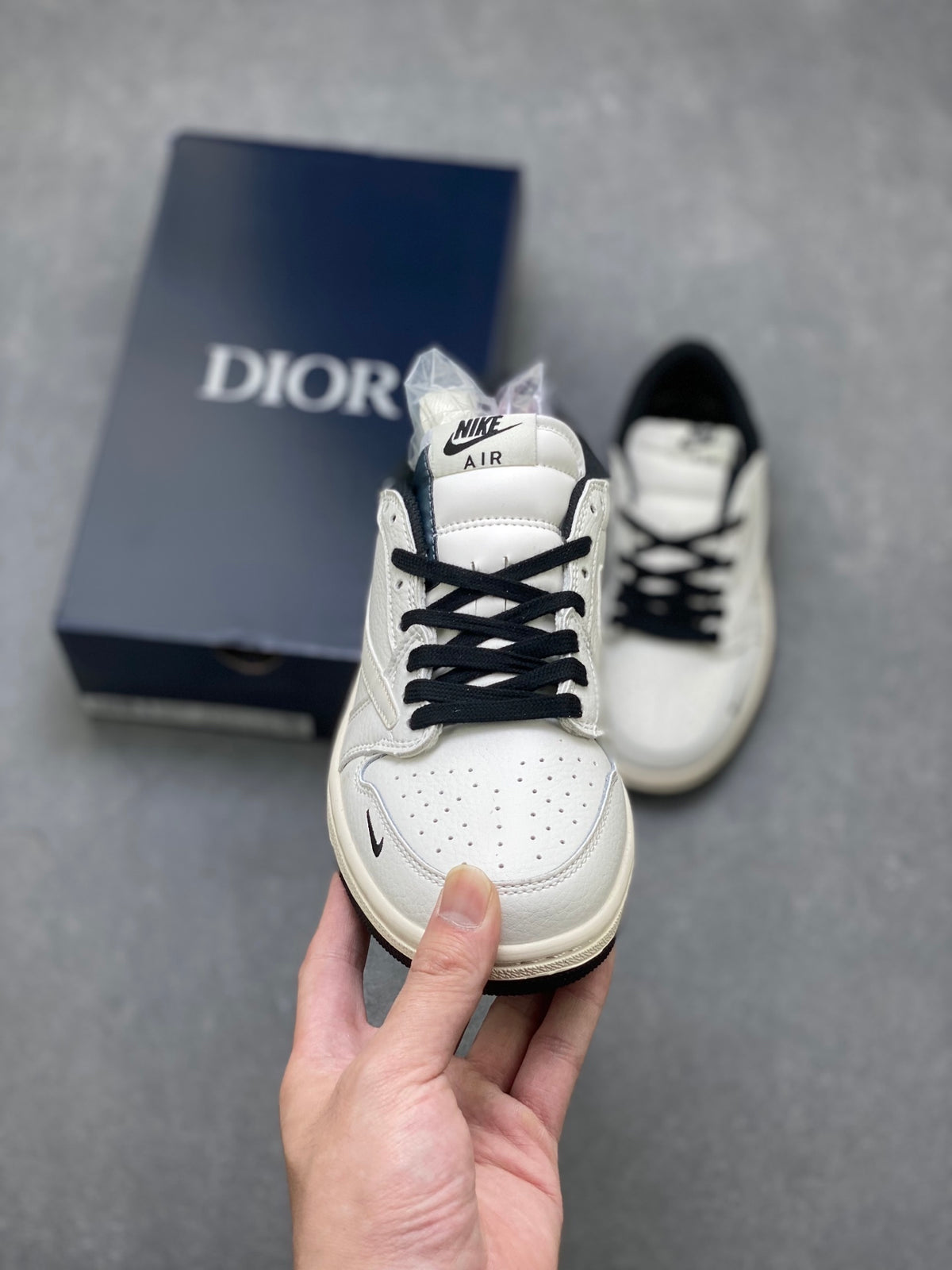 Fragment x Travis Scott x Dior x Nike Air Jordan 1 Low - Image 2