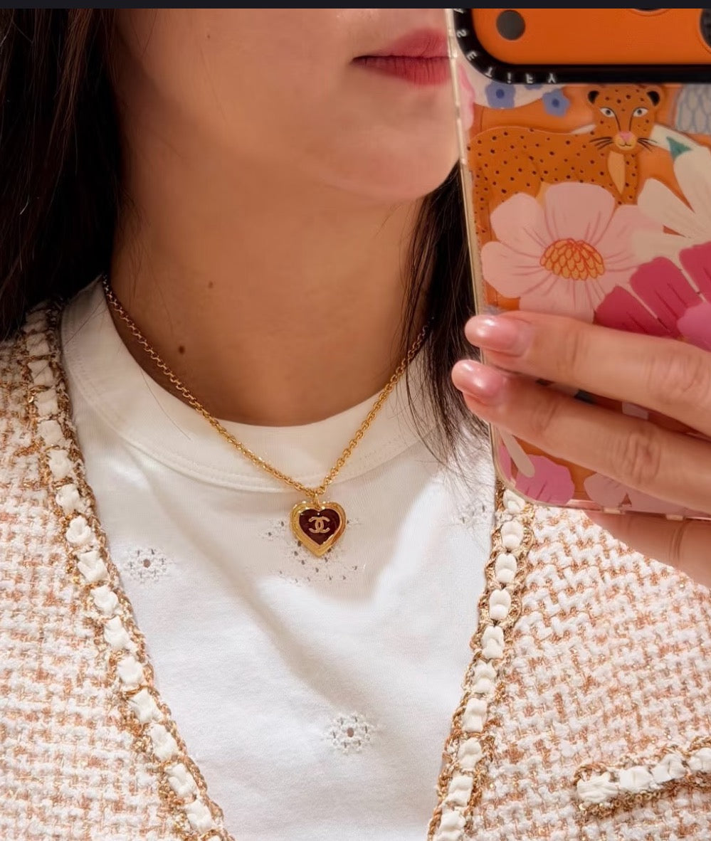 CHANEL Enamel Gold-Tone Vintage Heart Necklace