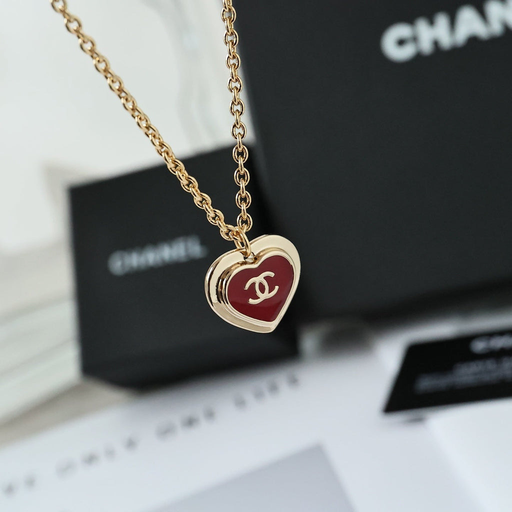 CHANEL Enamel Gold-Tone Vintage Heart Necklace