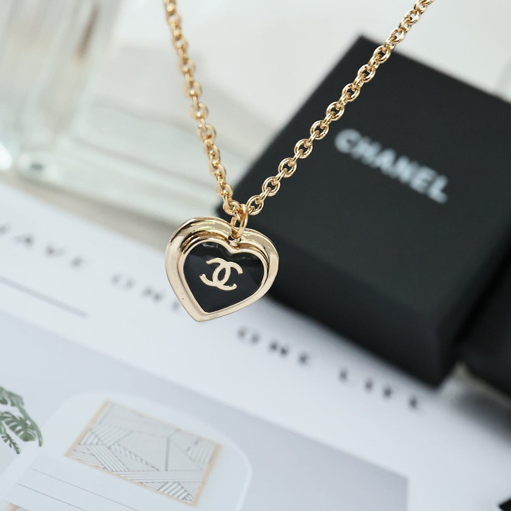 CHANEL Enamel Gold-Tone Vintage Heart Necklace