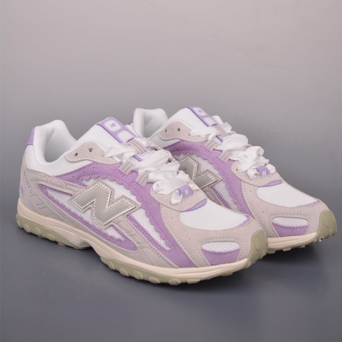 New Balance 180 220 - Image 1