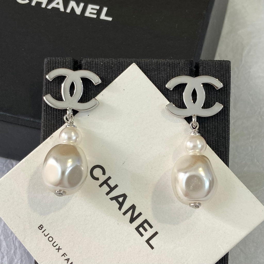 SWAROVSKI P70 Pearl Crystal Double-C Earrings