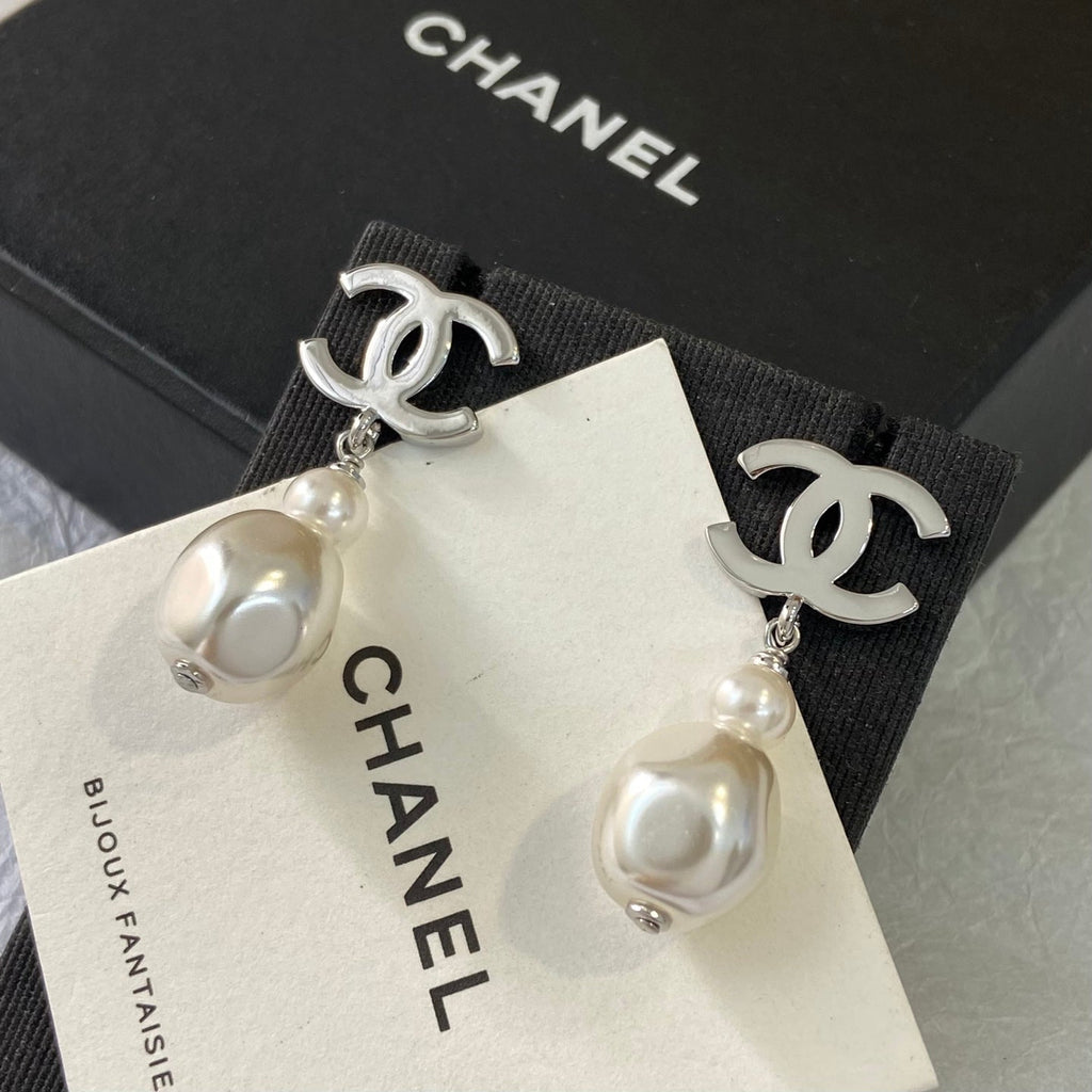 SWAROVSKI P70 Pearl Crystal Double-C Earrings
