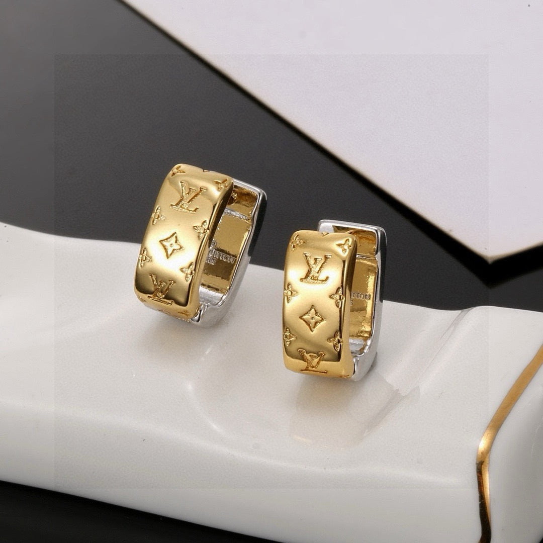 LOUIS VUITTON Four-Leaf Clover Earrings