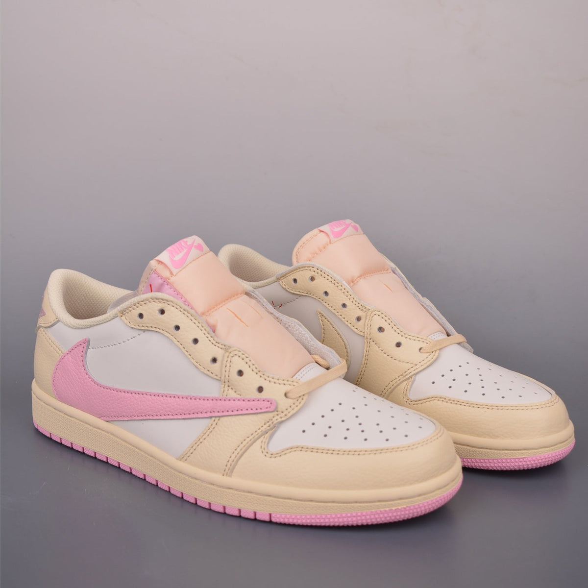 Fragment x Travis Scott x Nike Air Jordan 1 Low - Image 1