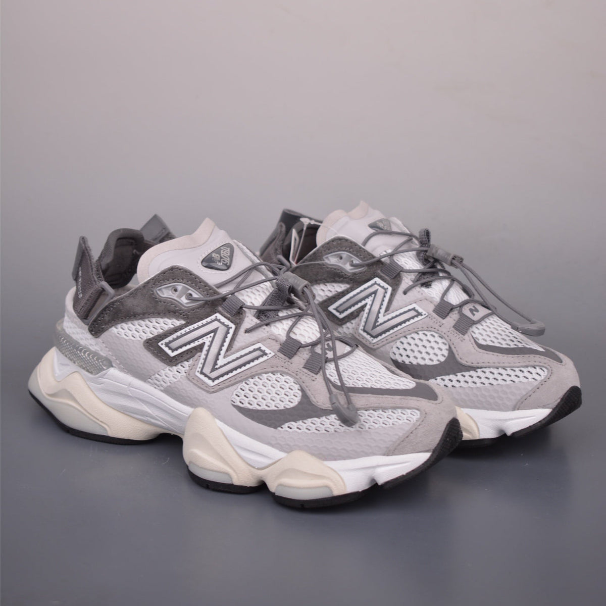 New Balance 220 - Image 1