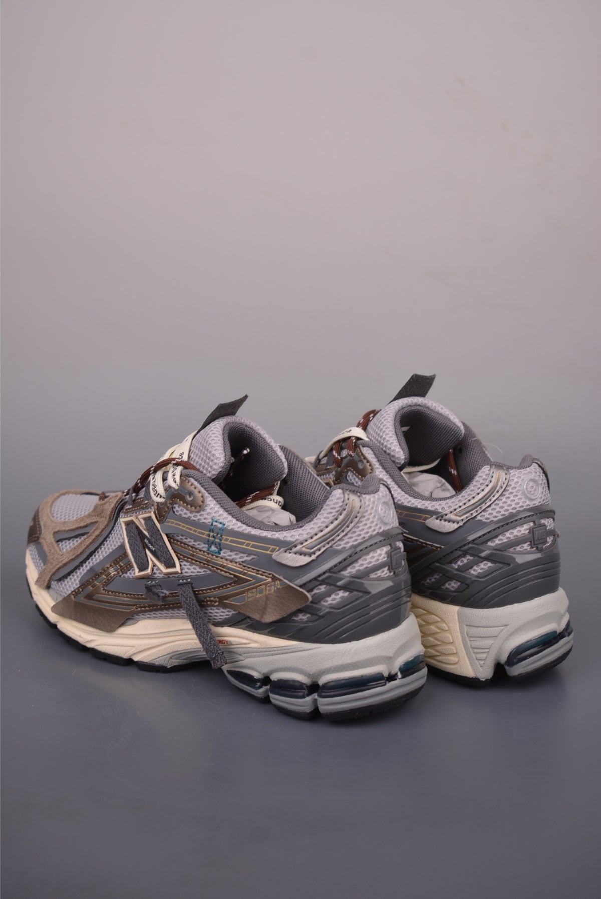 New Balance 320 2002 - Image 2
