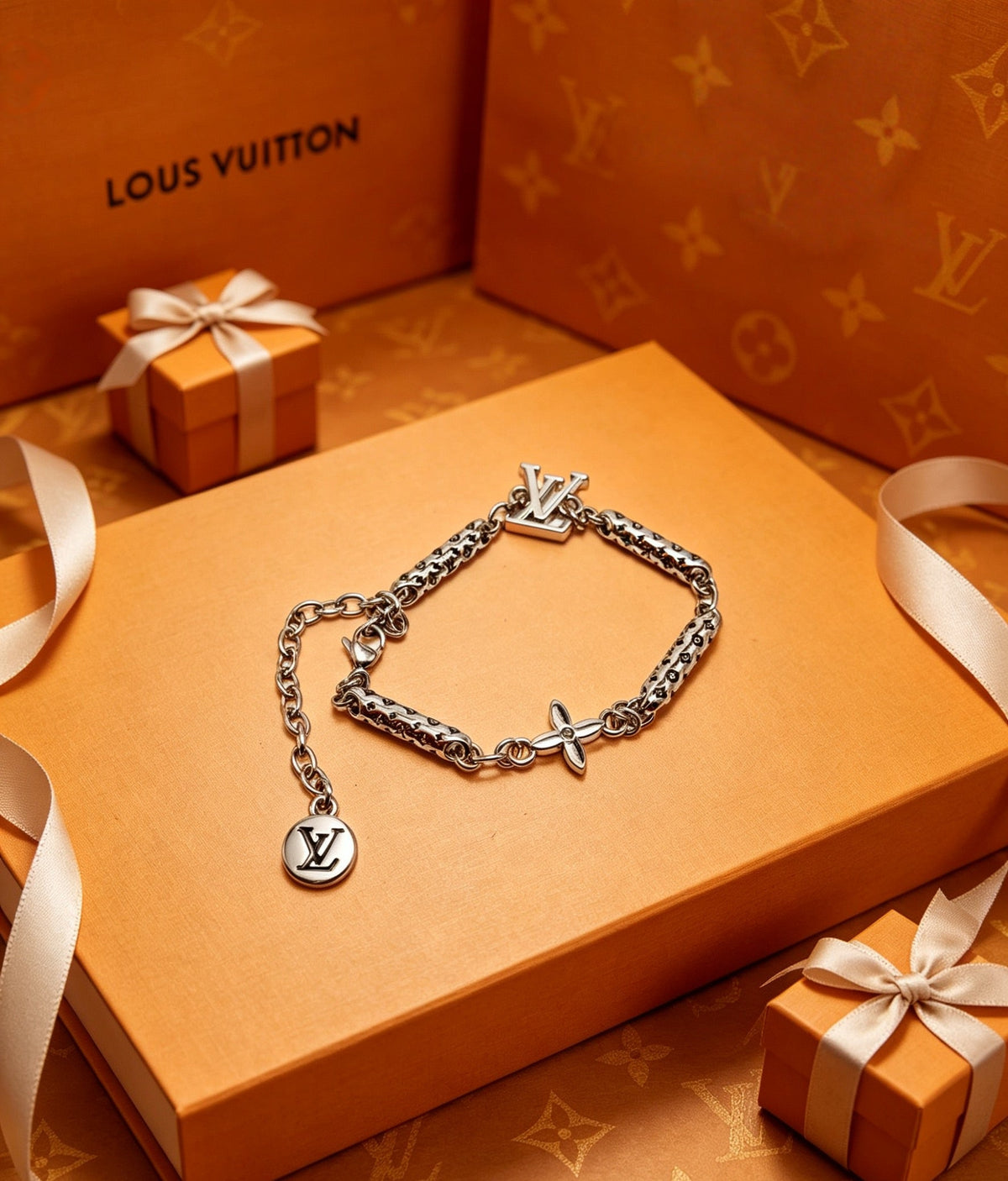 LOUIS VUITTON Necklace