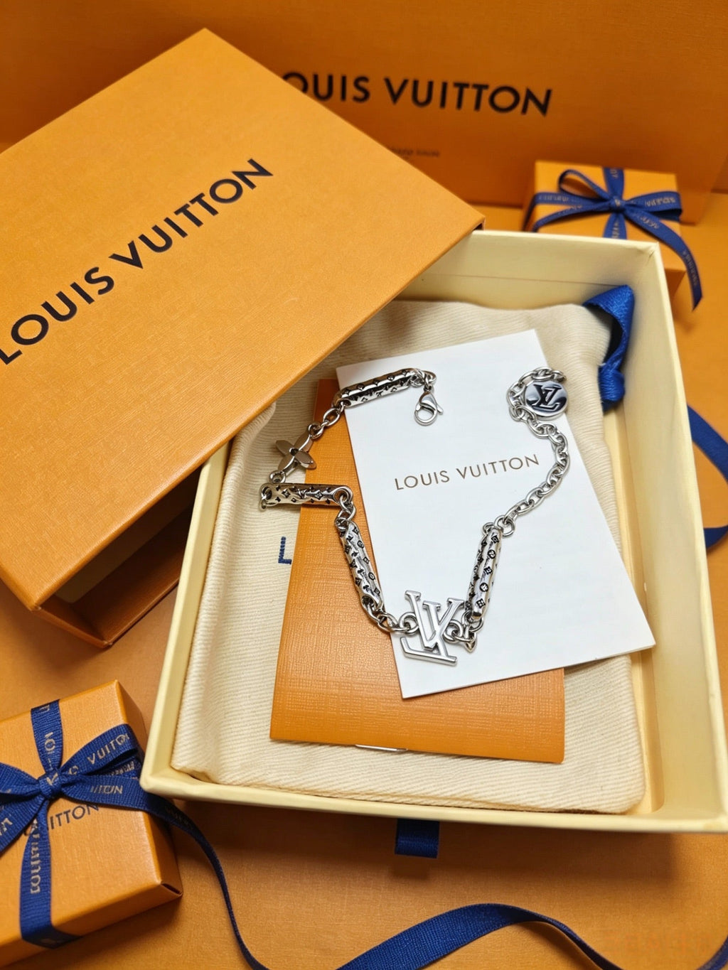LOUIS VUITTON Necklace