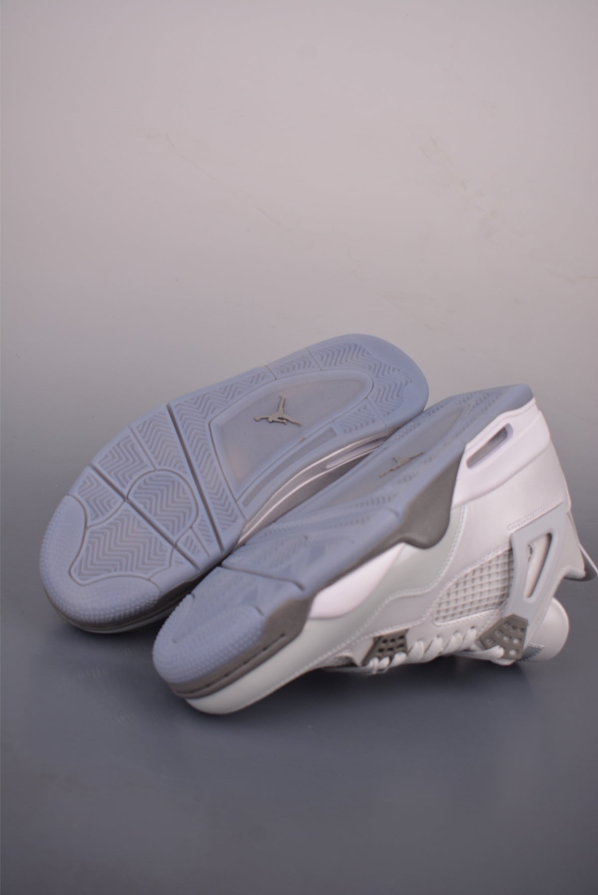 Nike Air Jordan 4 Retro - Image 3