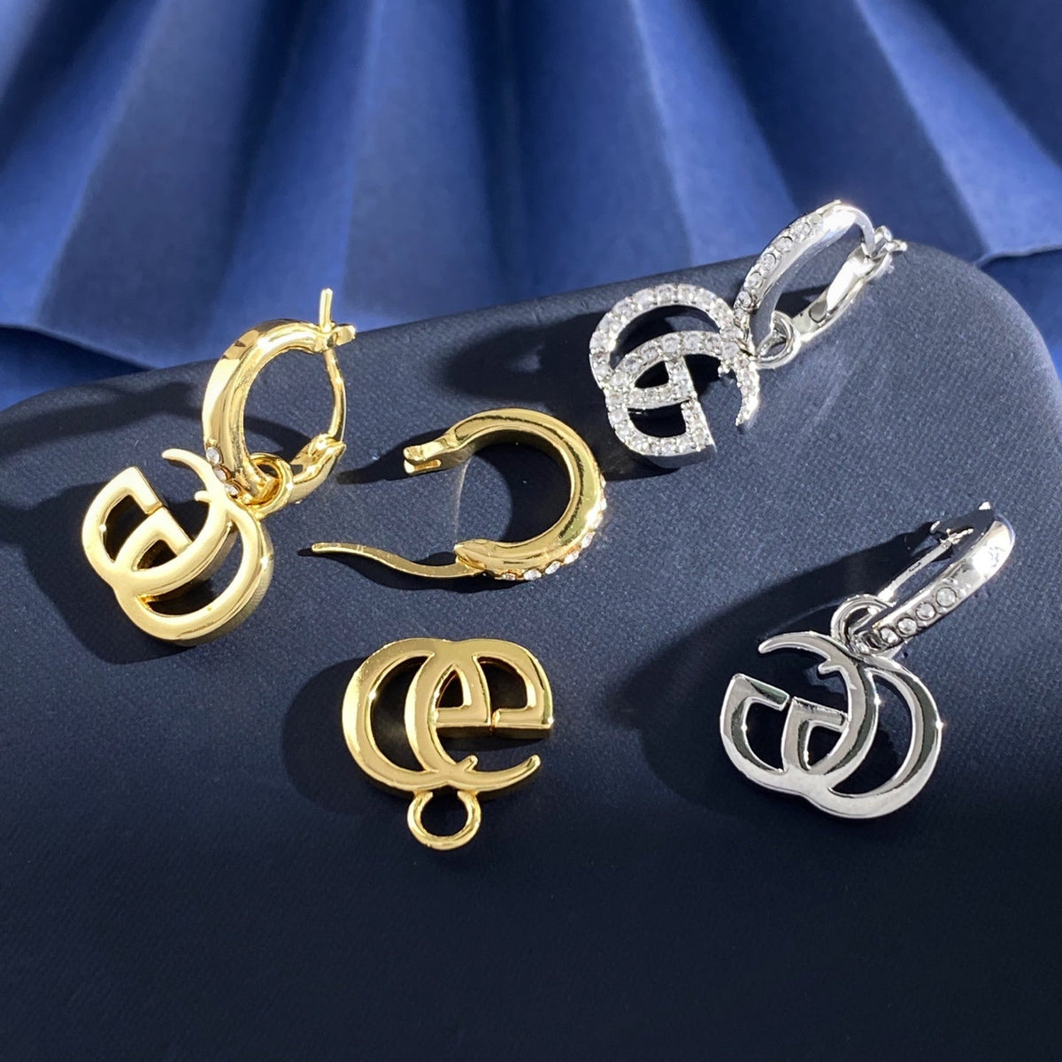 GUCCI P70 Crystal Earrings