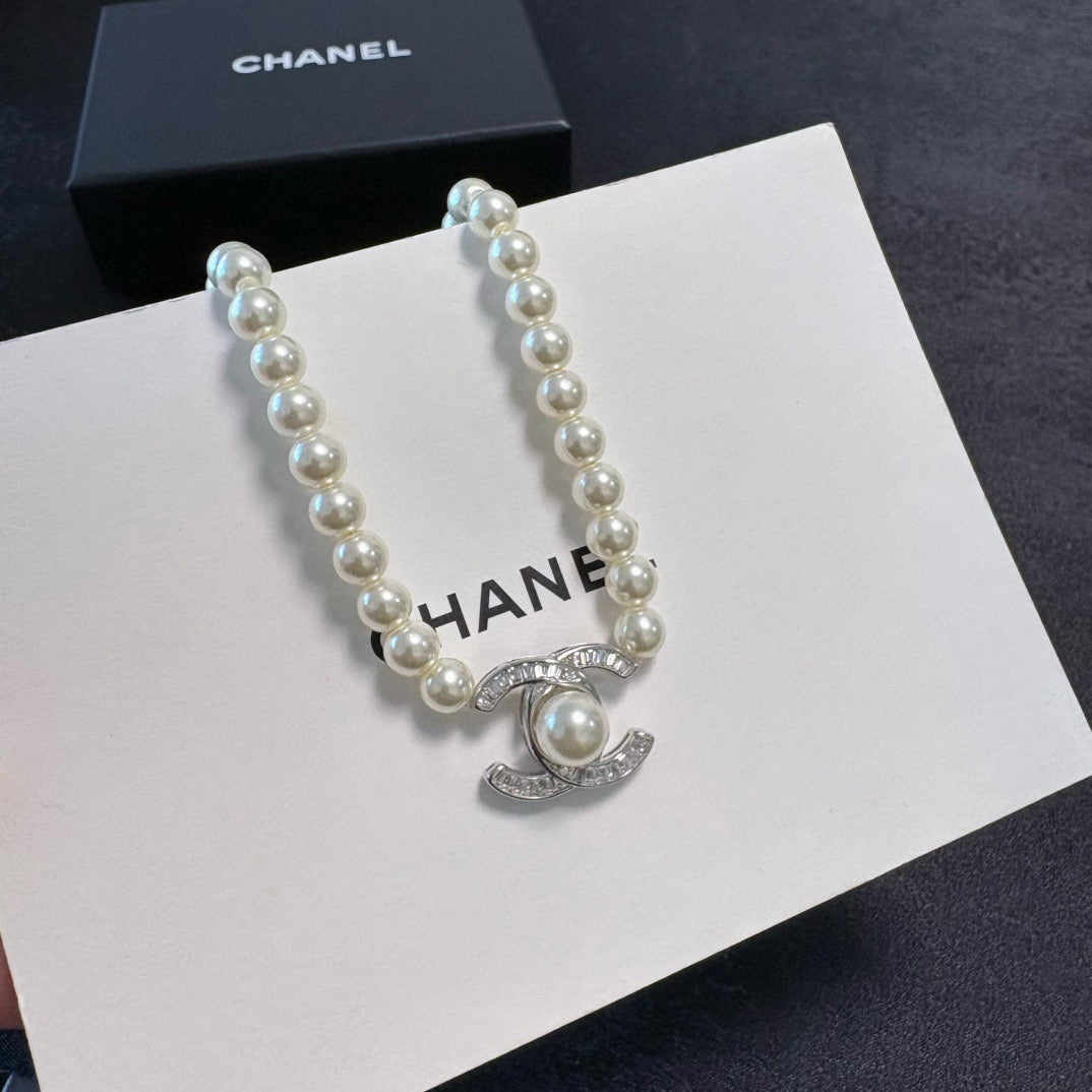 CHANEL Pearl Necklace