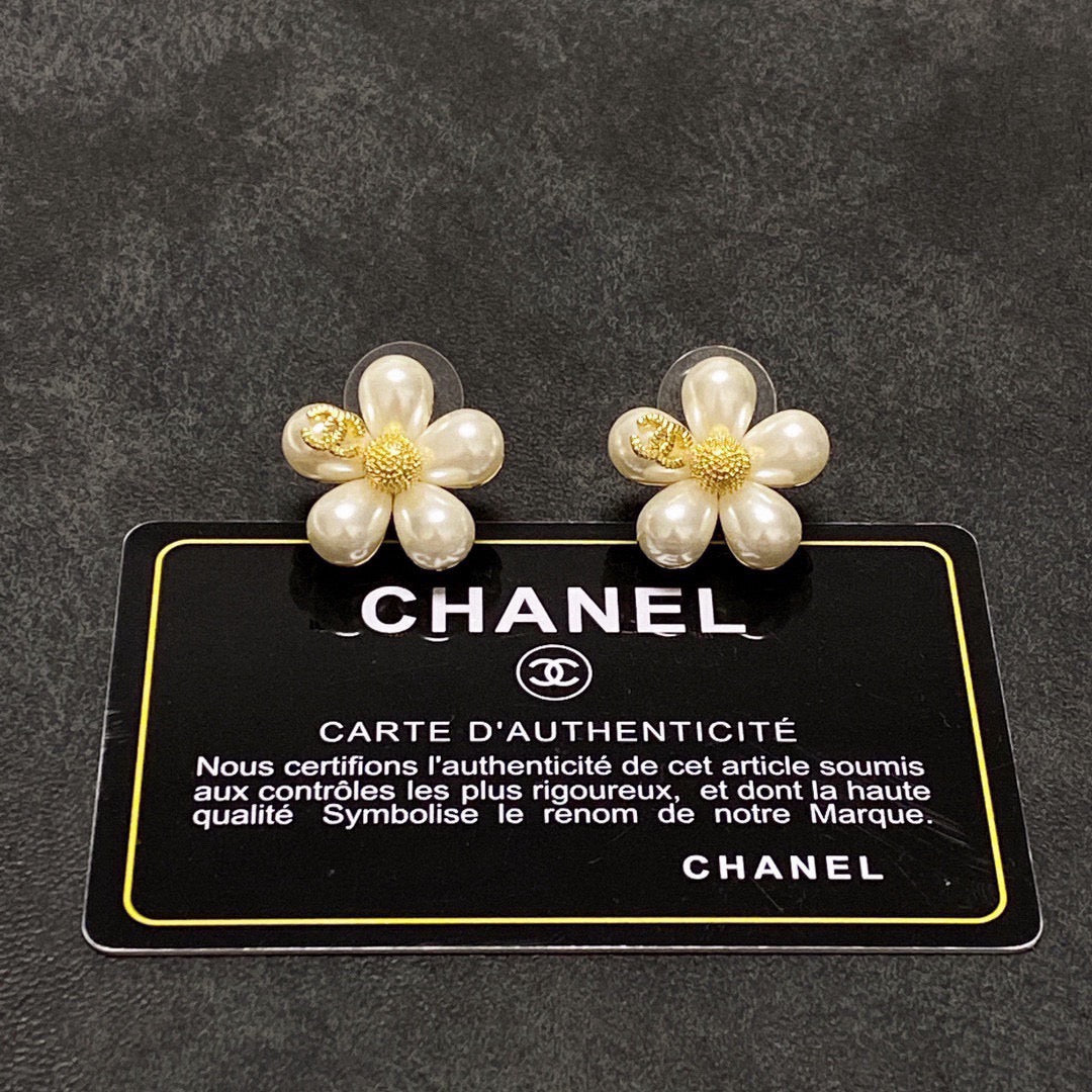 CHANEL Earrings