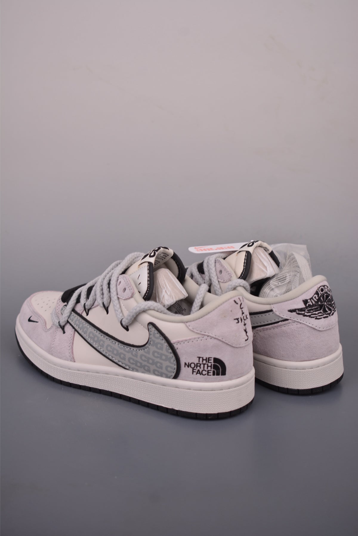 Fragment x Travis Scott x Nike Air Jordan 1 Low - Image 2