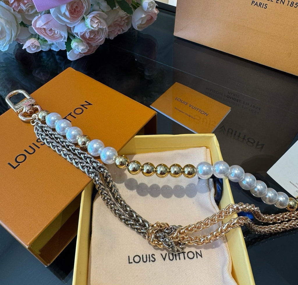 LOUIS VUITTON Metal Bag Charm Keychain