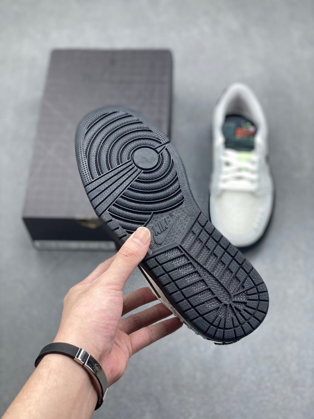 Fragment x Travis Scott x Dior x Nike Air Jordan 1 Low - Image 6