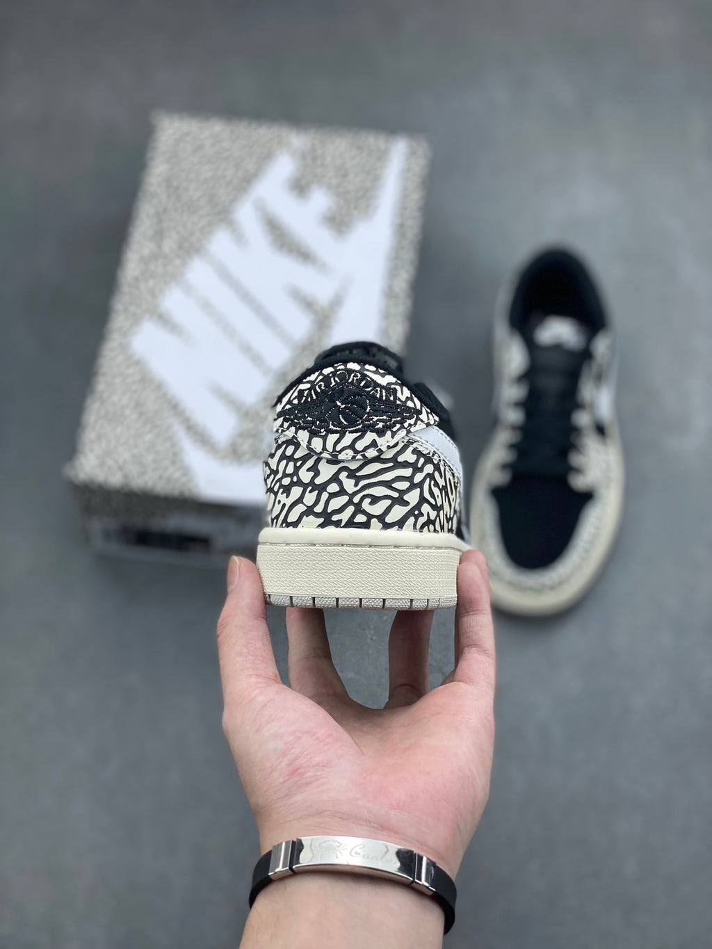 Fragment x Travis Scott x Dior x Nike Air Jordan 1 Low - Image 4