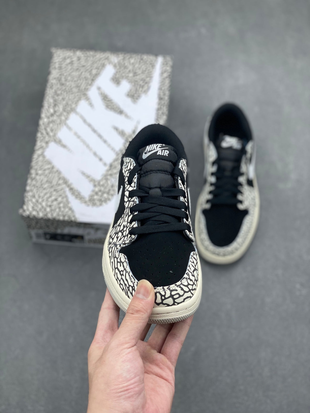 Fragment x Travis Scott x Dior x Nike Air Jordan 1 Low - Image 2