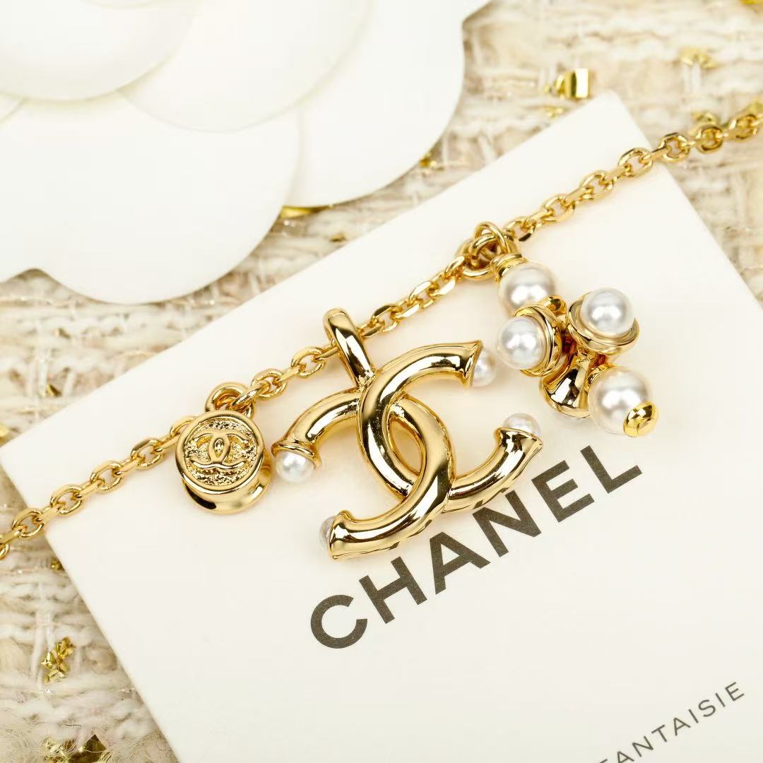 CHANEL Pearl Double-C Pendant Necklace