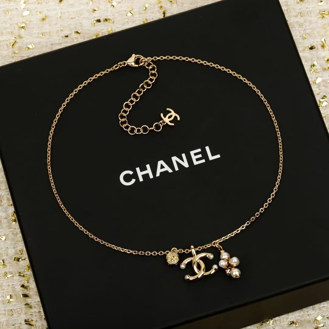 CHANEL Pearl Double-C Pendant Necklace