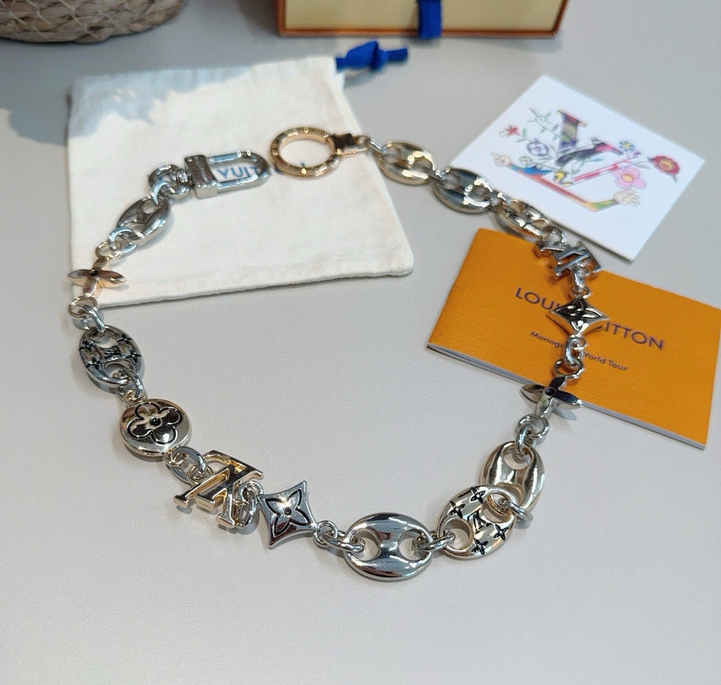 LOUIS VUITTON Metal Bag Charm Keychain