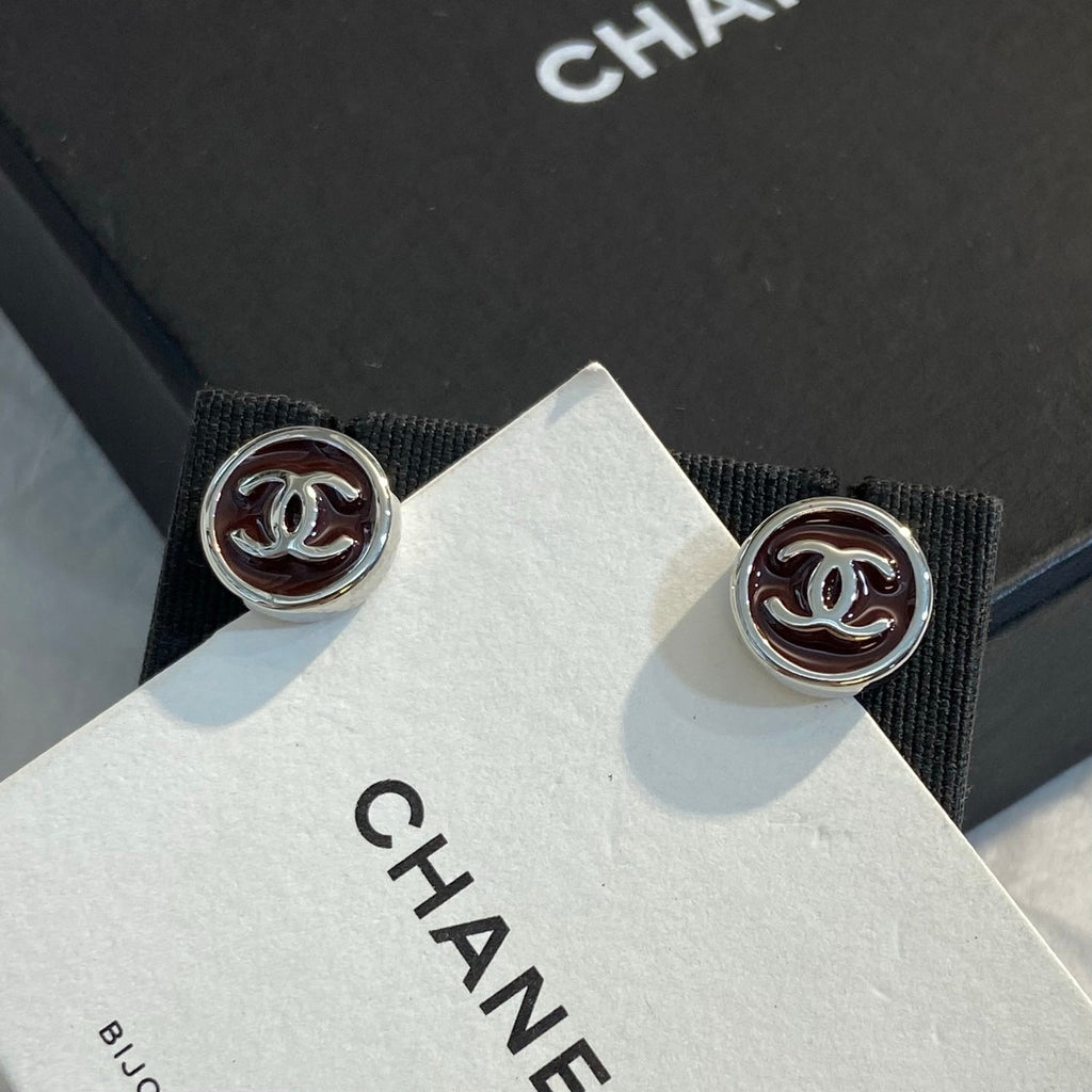 CHANEL Enamel Necklace