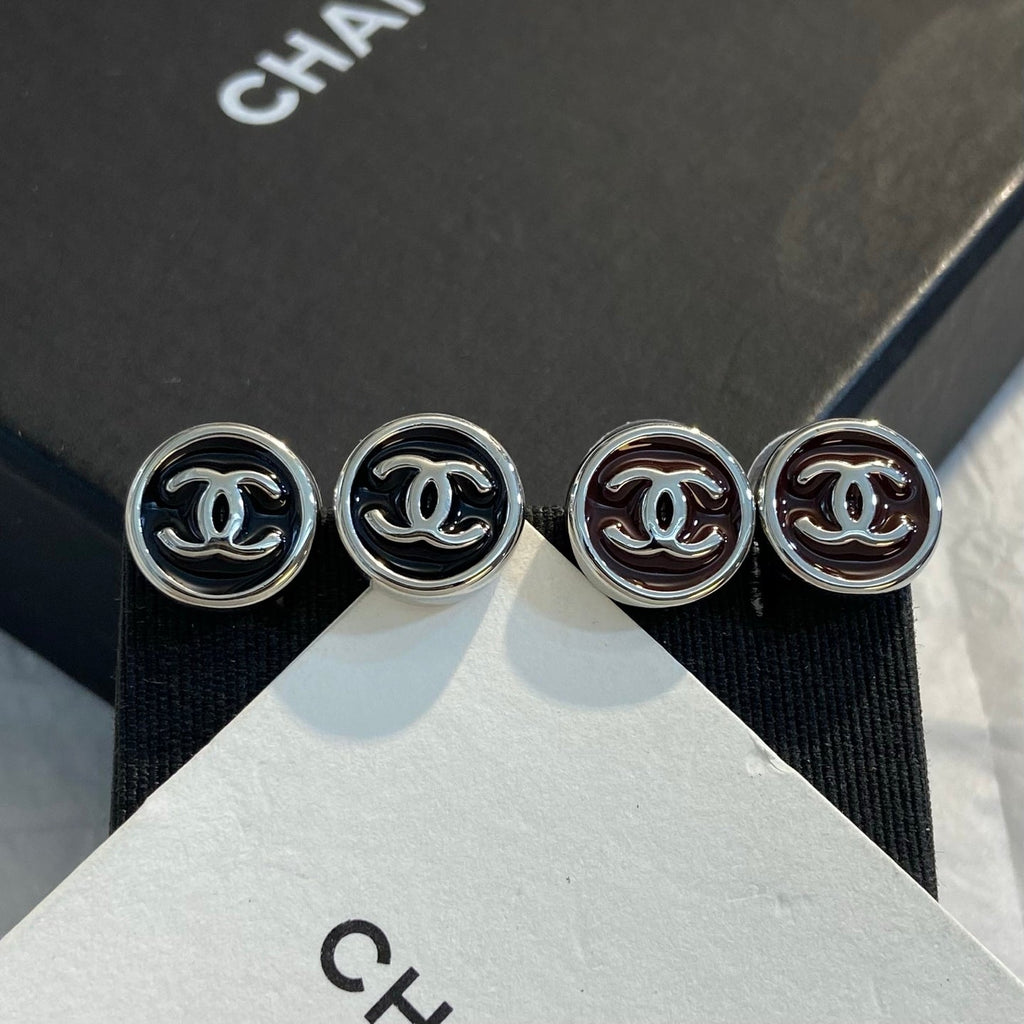 CHANEL Enamel Necklace