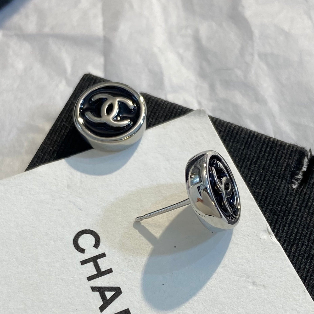 CHANEL Enamel Necklace