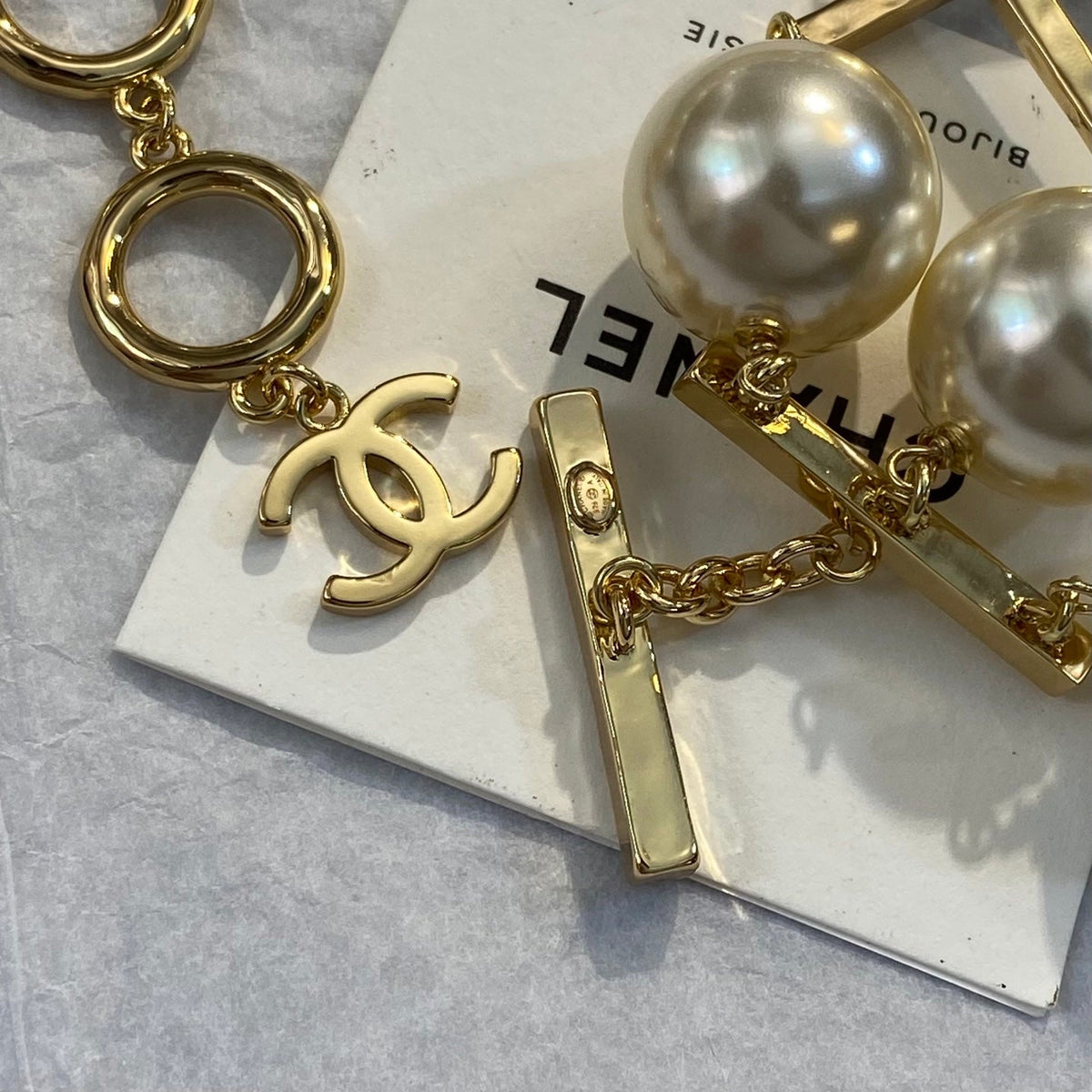 CHANEL Pearl Gold-Tone Necklace