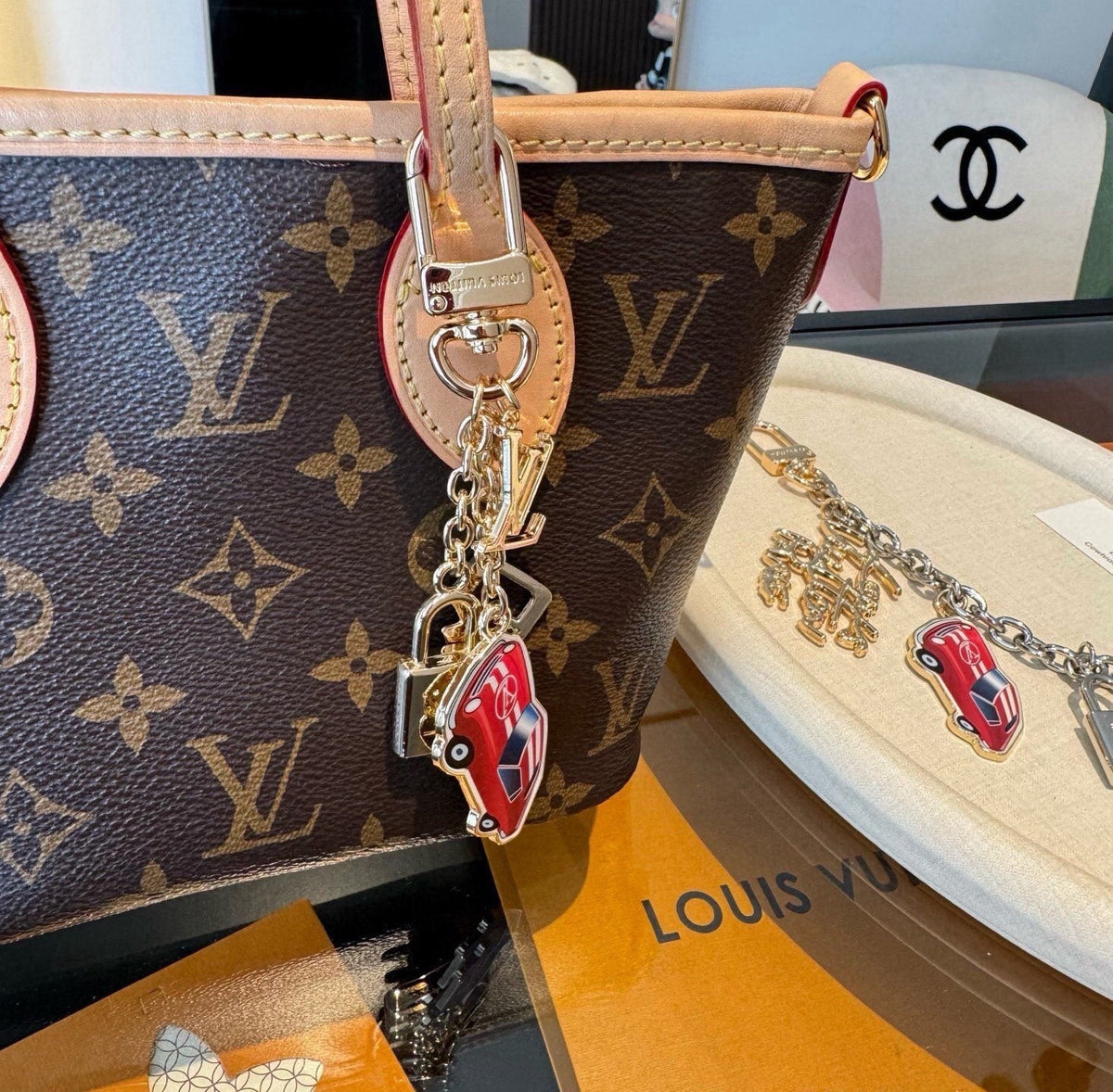 LOUIS VUITTON Logo Keychain