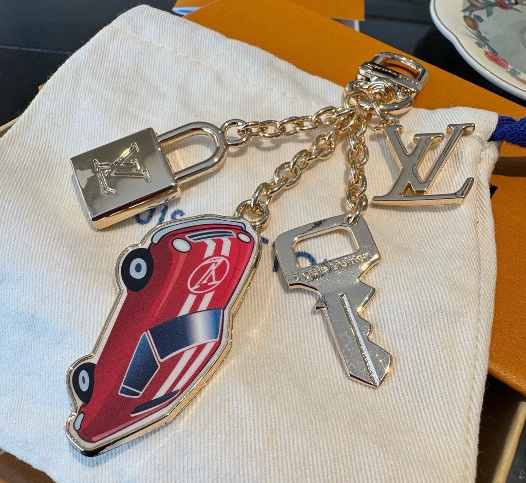 LOUIS VUITTON Logo Keychain