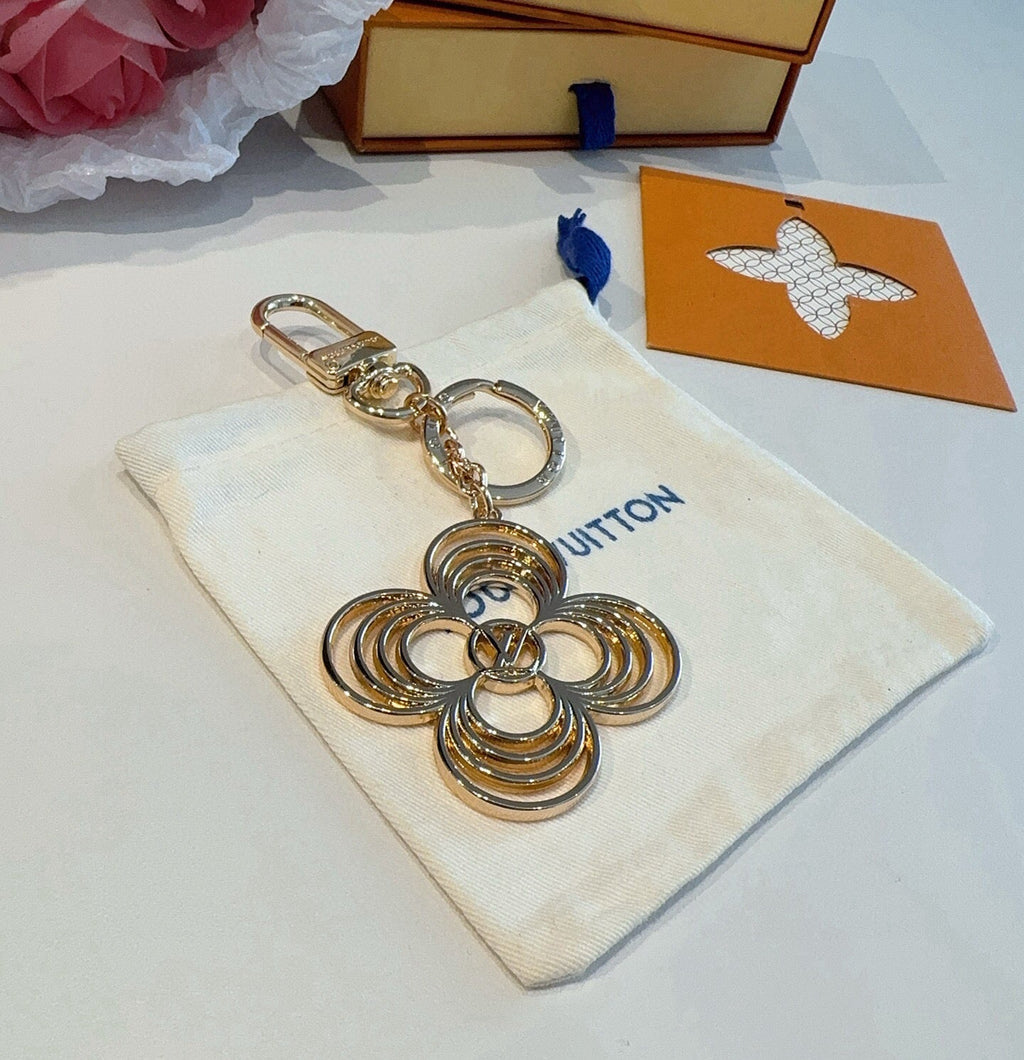 LOUIS VUITTON MO2798 Canvas Metal Bag Charm Keychain