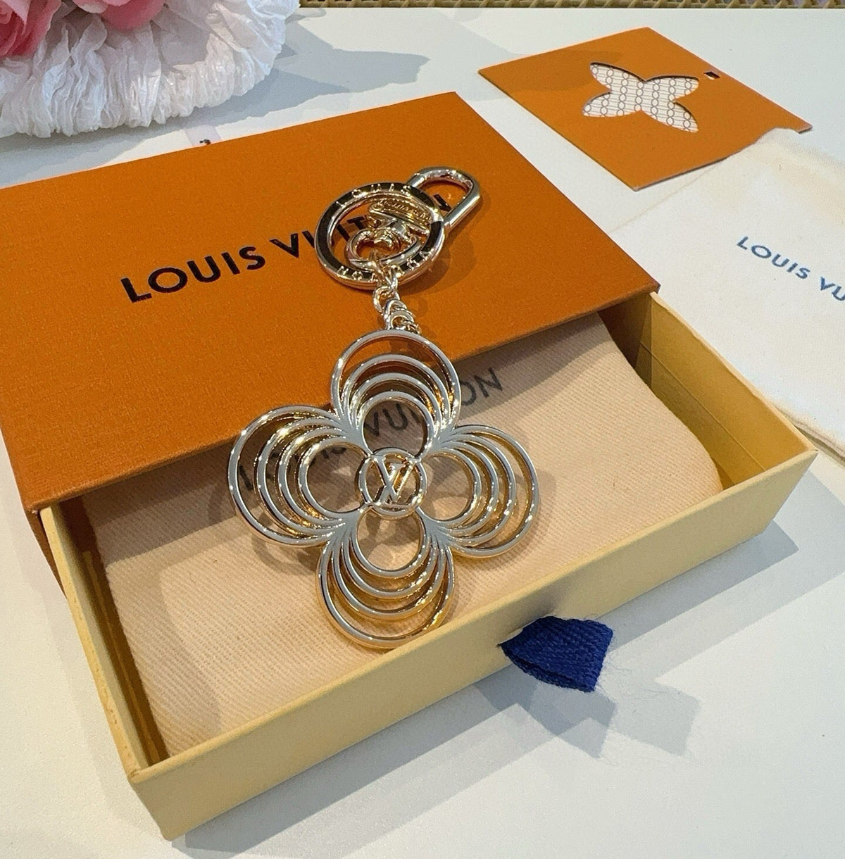 LOUIS VUITTON MO2798 Canvas Metal Bag Charm Keychain