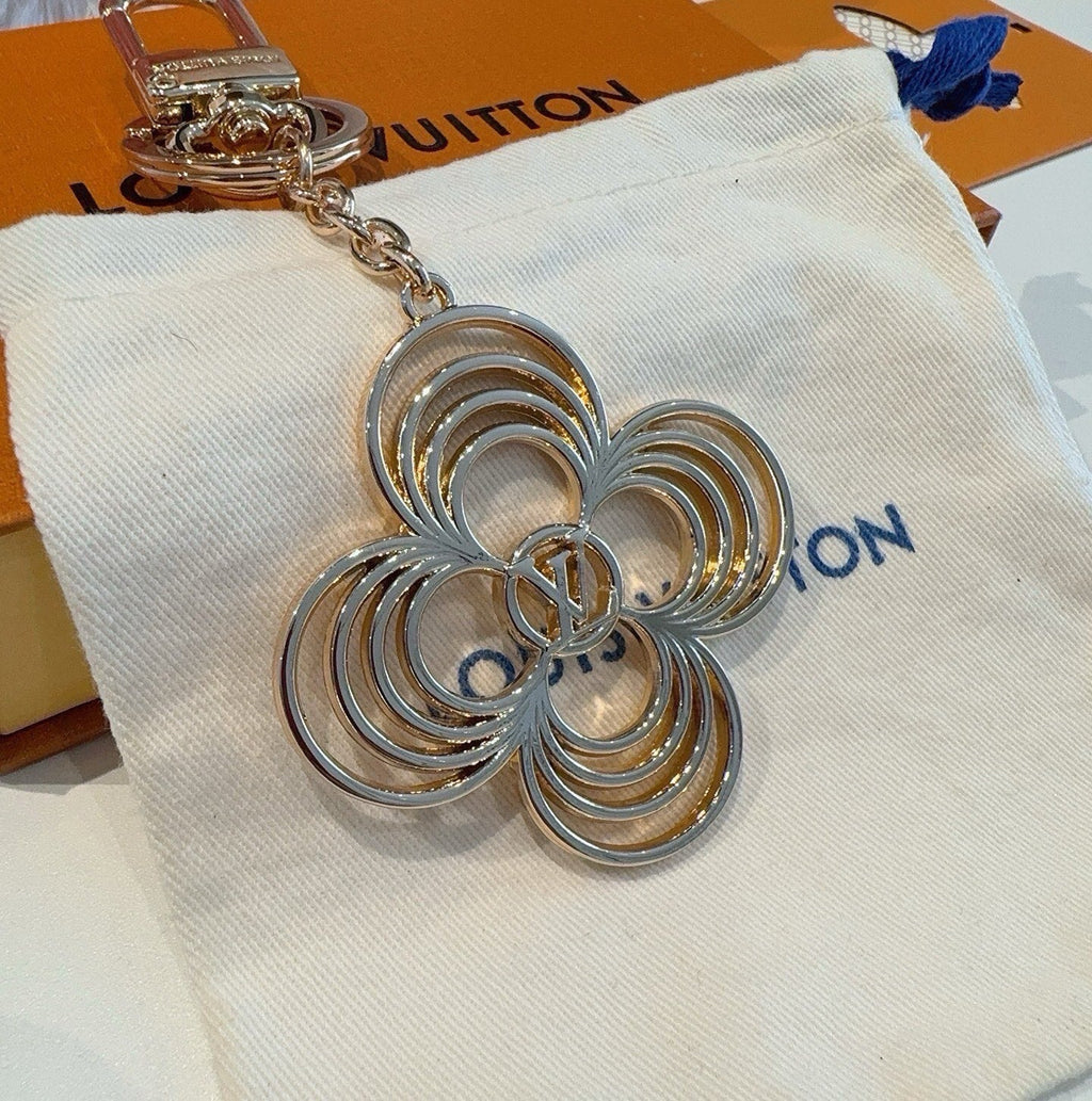 LOUIS VUITTON MO2798 Canvas Metal Bag Charm Keychain