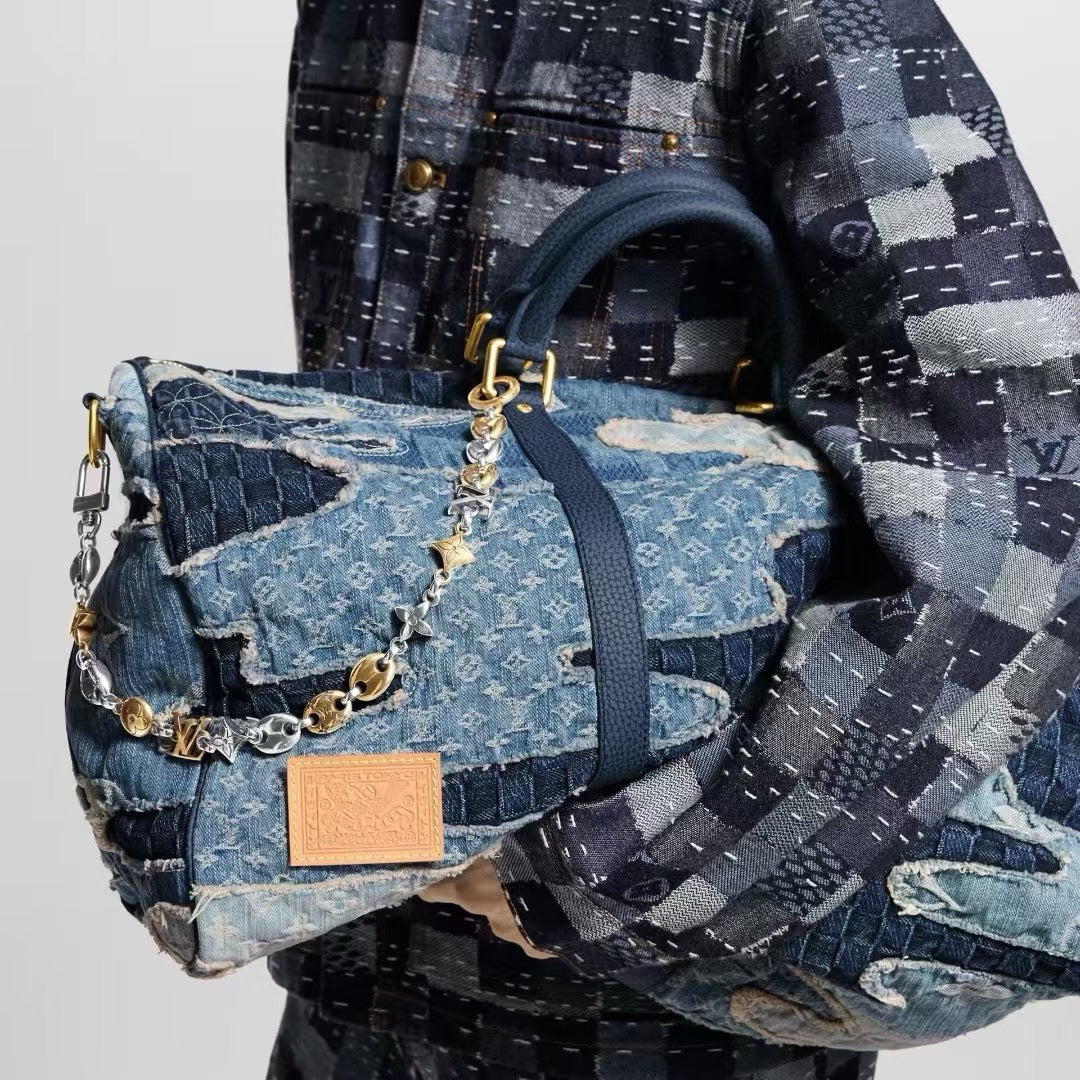 LOUIS VUITTON Metal Bag Charm Keychain